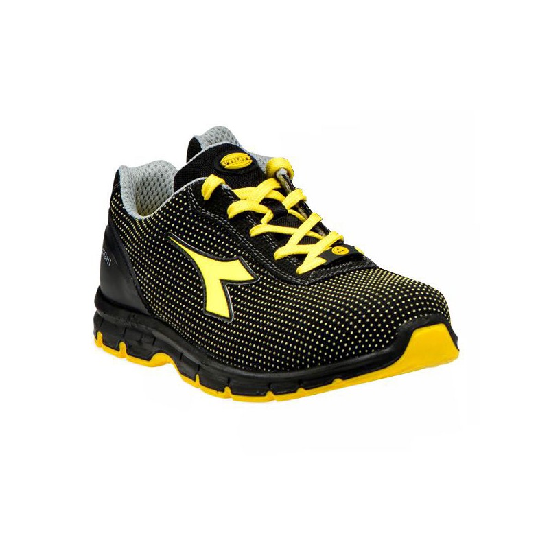 SCARPE RUN ATOM NERO/GIALLO BASSE 39    S3 DIADORA