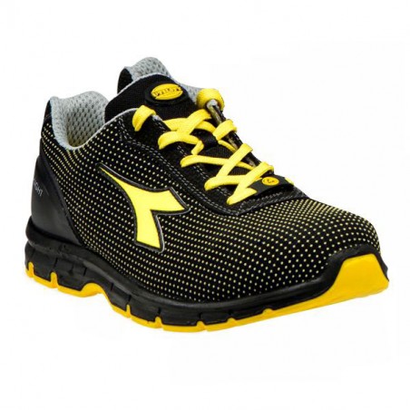 SCARPE RUN ATOM NERO/GIALLO BASSE 39    S3 DIADORA